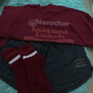 Instant lunch pajama set ! Size XL